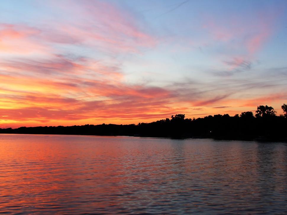 Free Image of Lake Sunset 