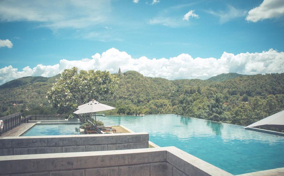 Free Image of Pool Overlooking Mountain Range 
