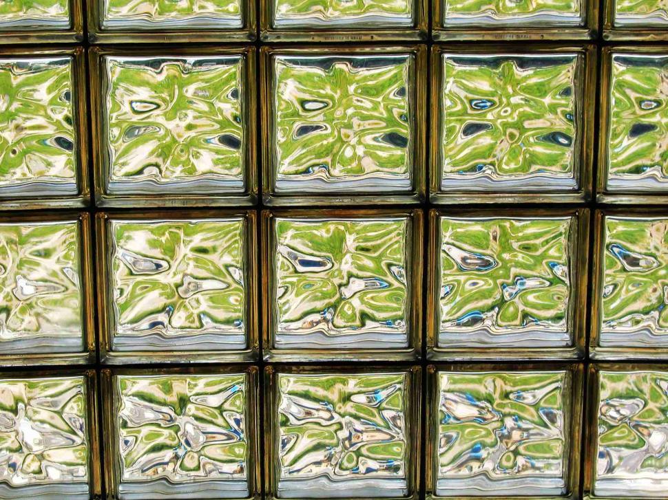 Free Image of Glass block wall 