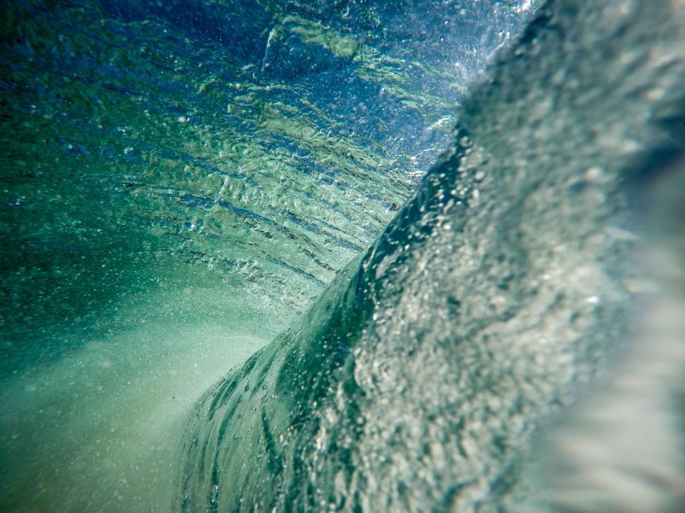 Free Image of Crashing Wave in the Ocean 
