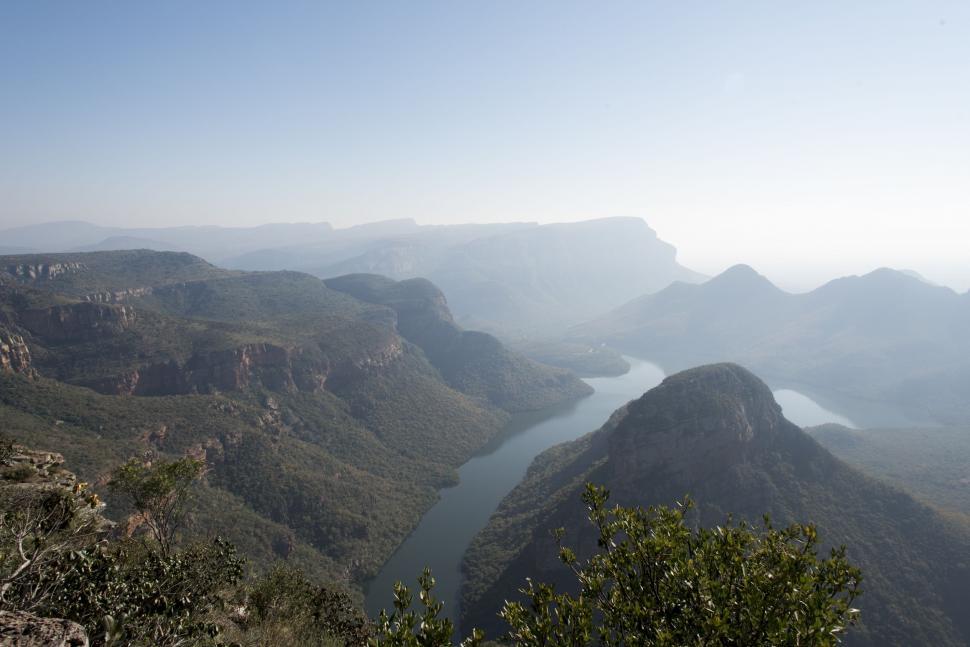 Free Image of Majestic Mountain Range With Lake 