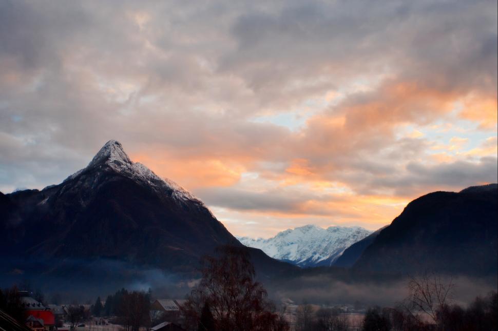 Free Image of Before dawn 