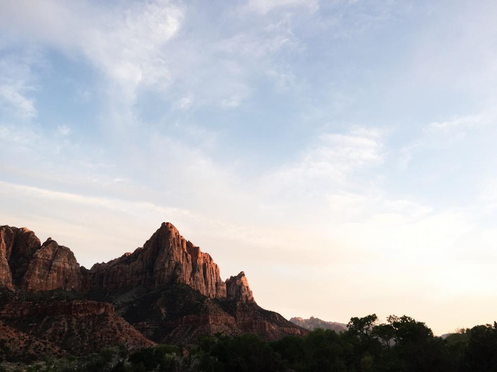 Free Image of Majestic Mountain Range With Clouds 