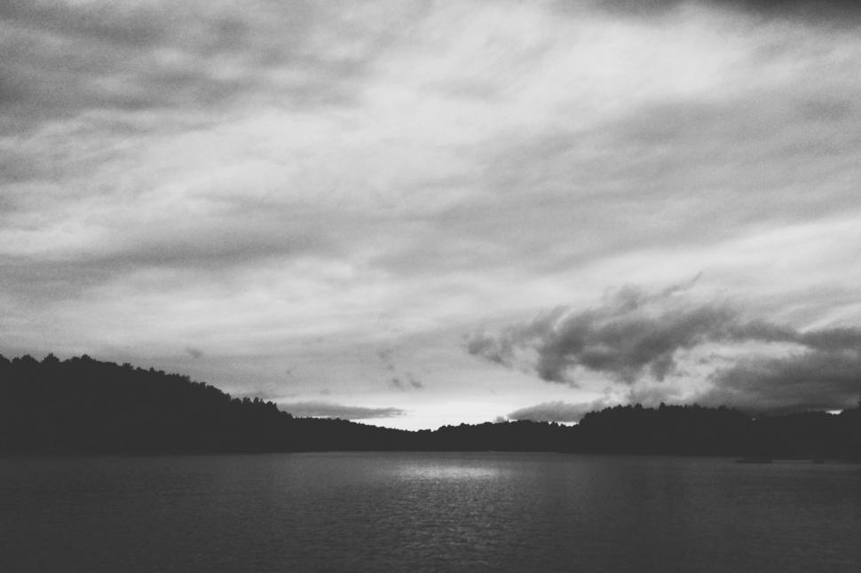 Free Image of Clouds Over Lake 