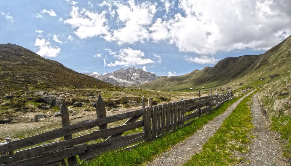 Free Image of Wooden Fence in Grassy Field 