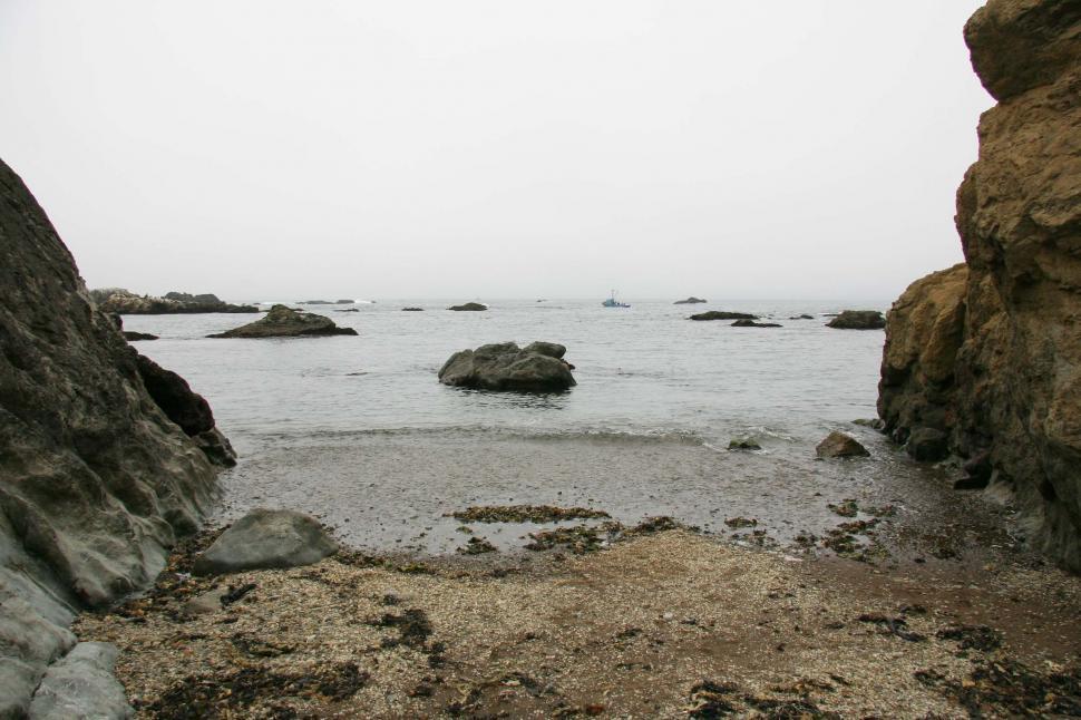 Free Image of Rocks and Water in Black and White 