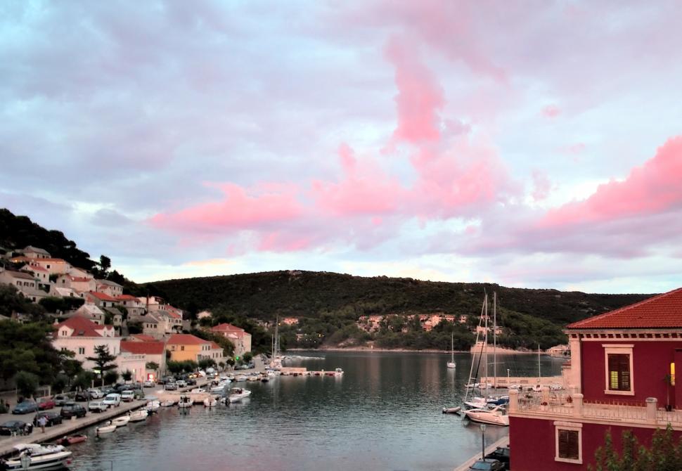 Free Image of Pink clouds 