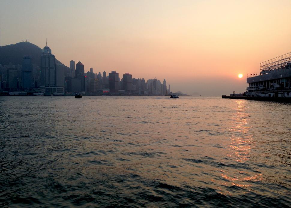 Free Image of Cityscape Overlooking Waterfront 
