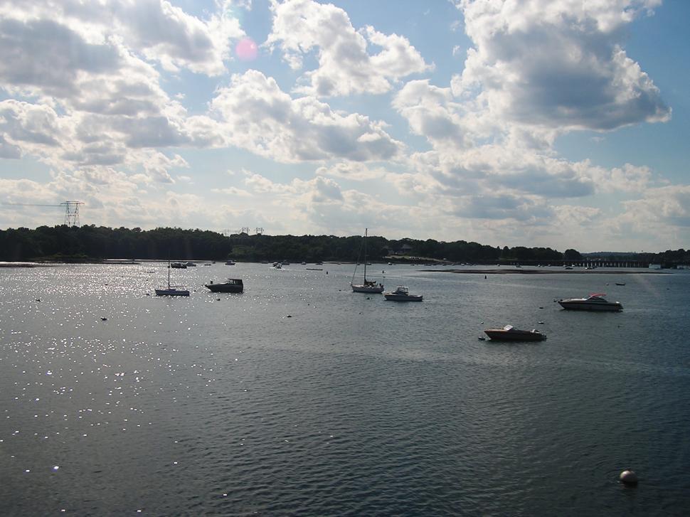 Free Image of Clouds over the harbor 