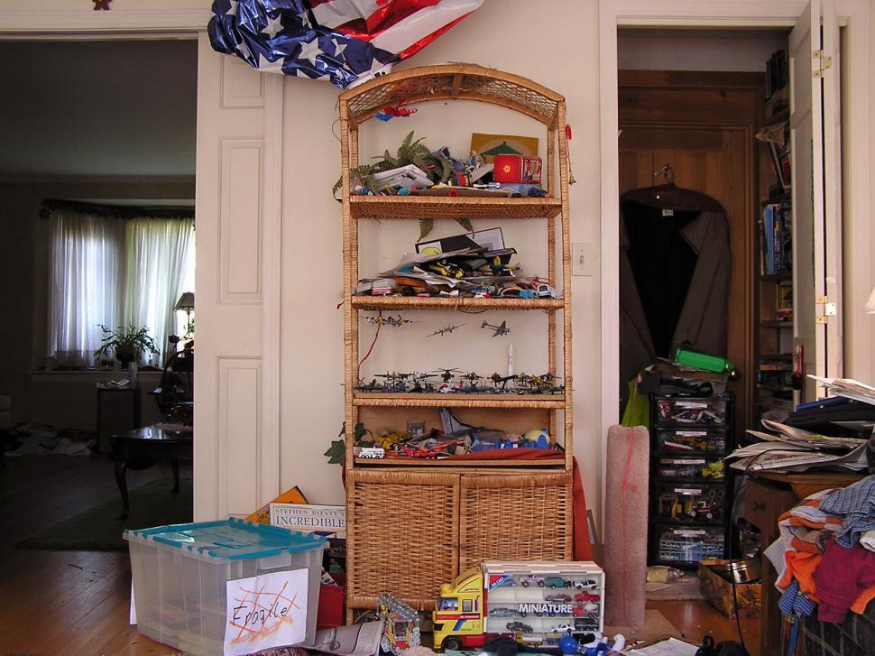 Free Image of Messy Room 