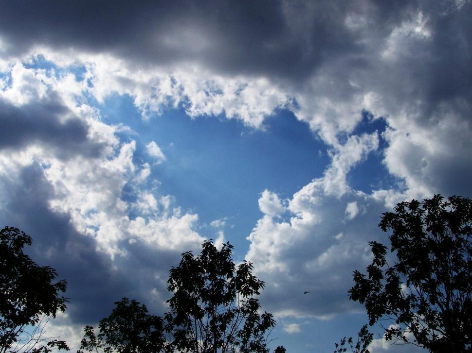 Free Image of Sky Ovals 