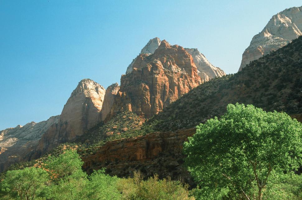 Free Image of Zion National Park Cliffs 