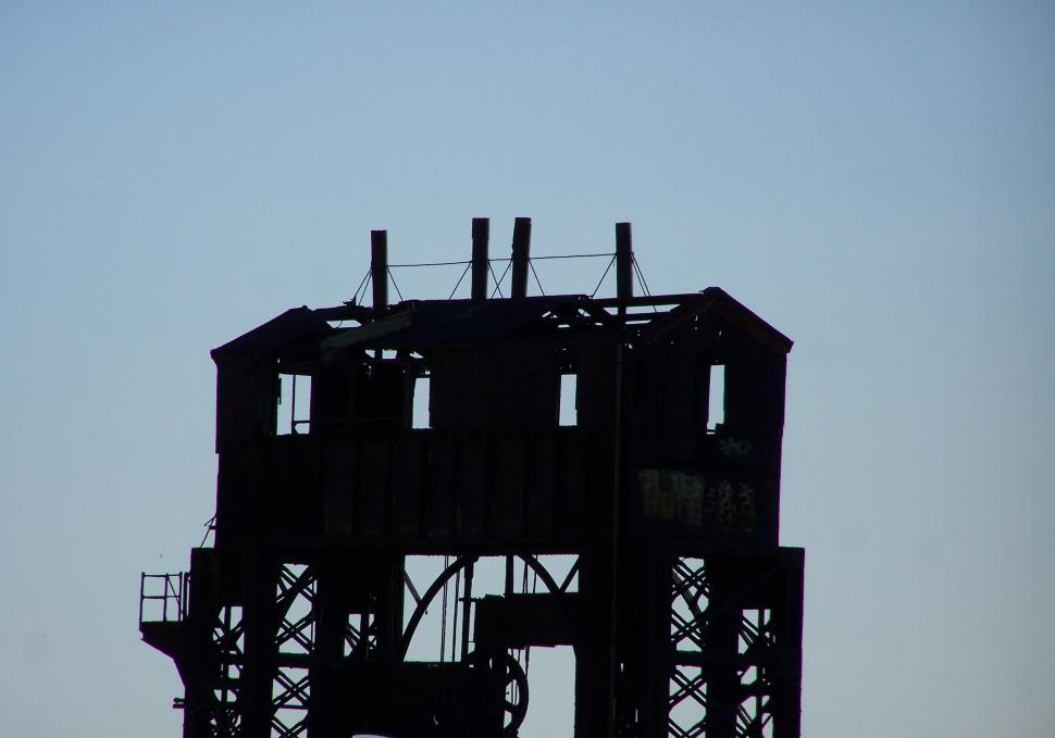 Free Image of Empty Railroad Transfer Bridge 
