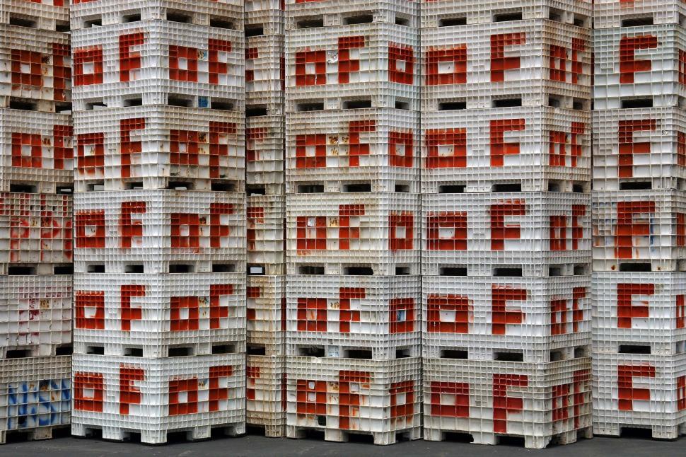 Free Image of Shipping crates 