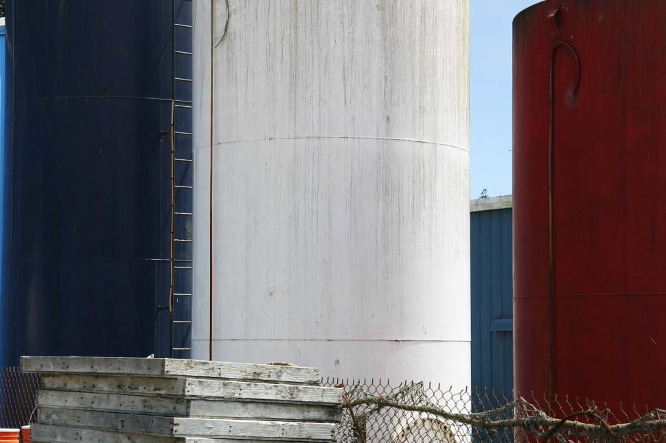 Free Image of Storage tank colors 