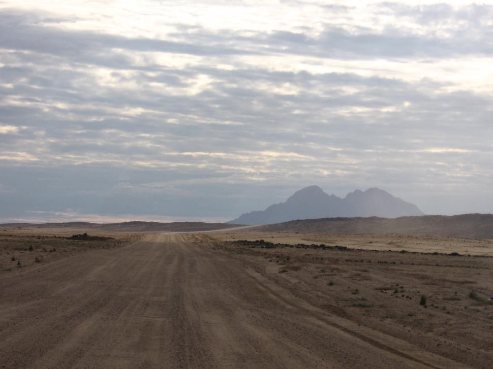 Free Image of Namibia gravel road 