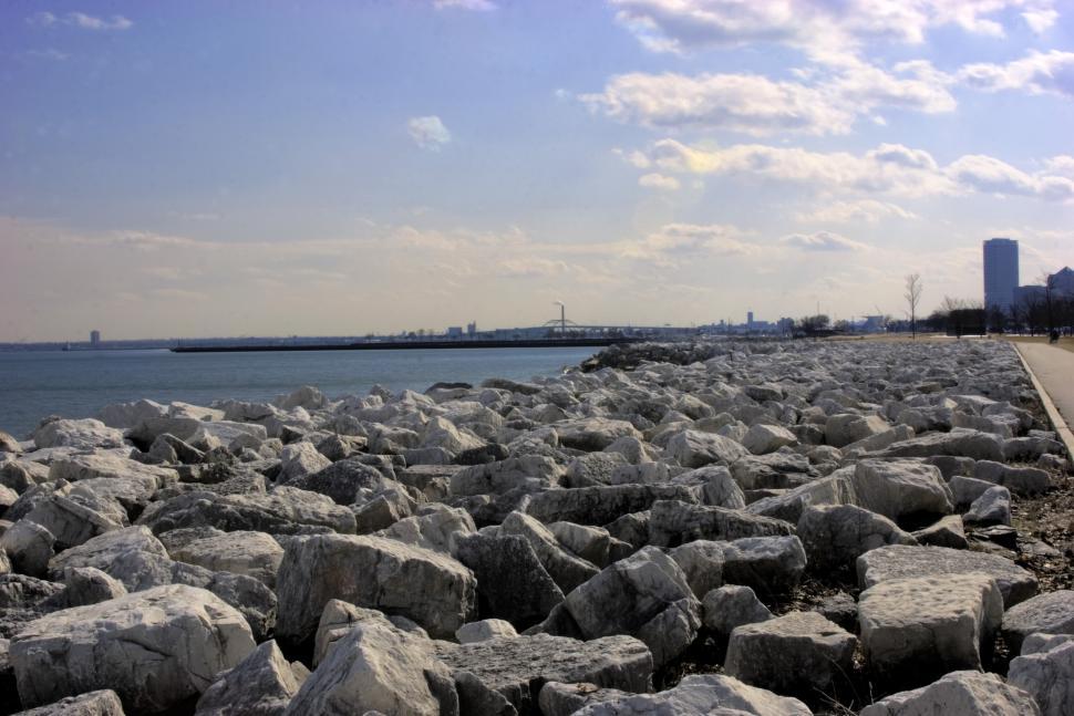 Free Image of lakefront 