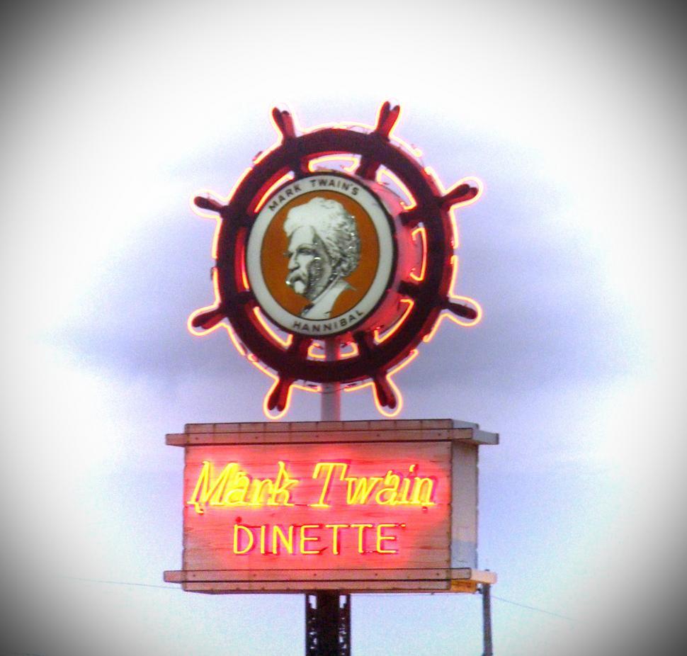 Free Image of Mark Twain Dinette 