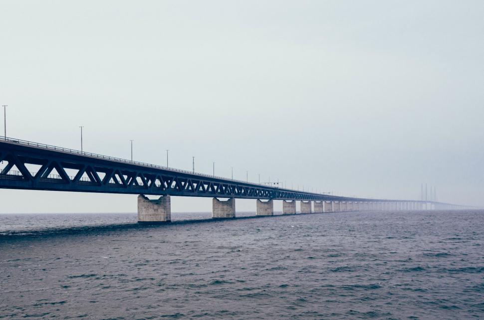 Free Image of Massive Bridge Spanning Vast Waterway 