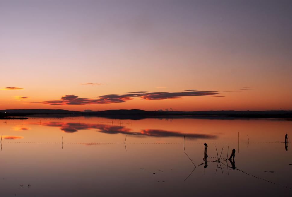 Free Image of A Body of Water With Some Water 