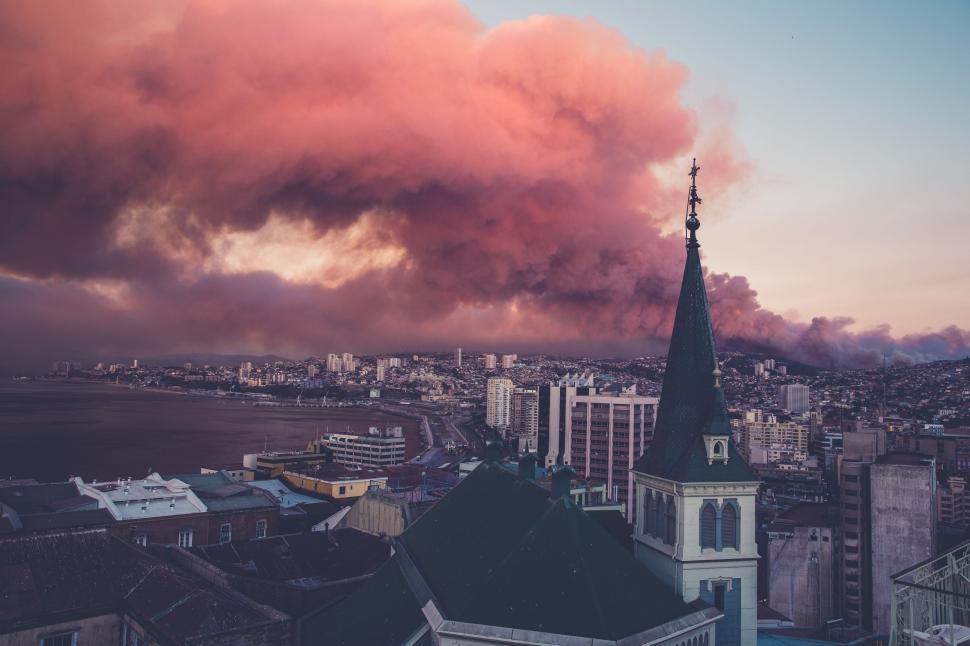 Free Image of Large Cloud of Smoke Over City 