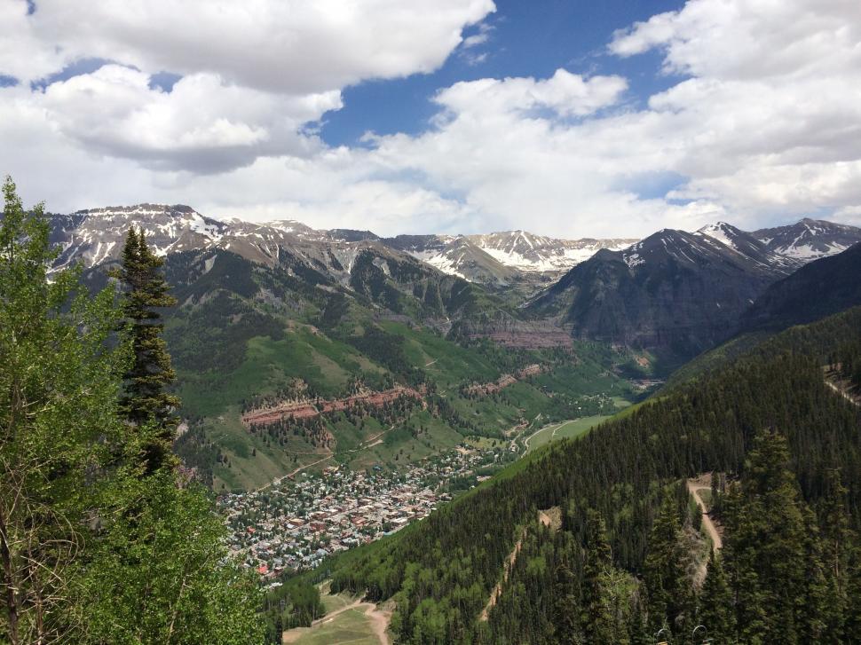 Free Image of City Nestled in Mountains 