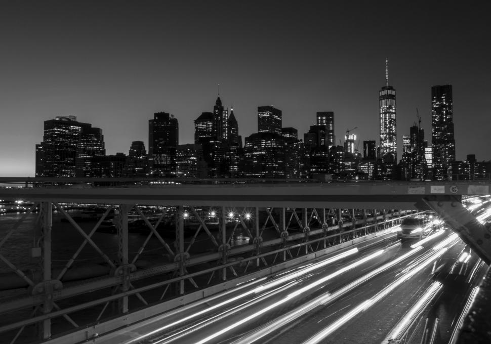 Free Image of Urban Skyline in Monochrome 