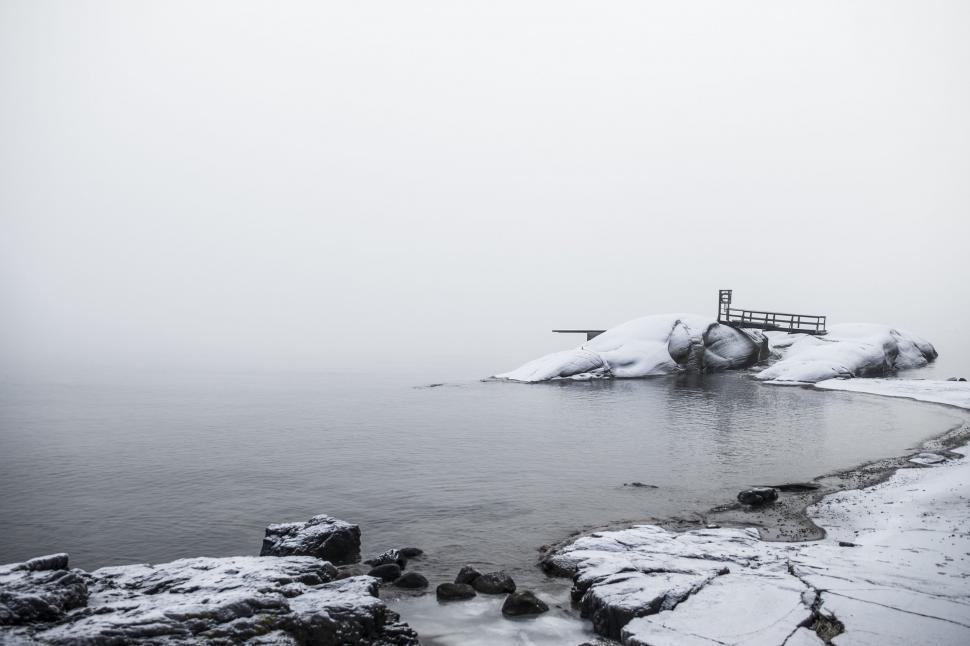 Free Image of Snowy Beach in Black and White 