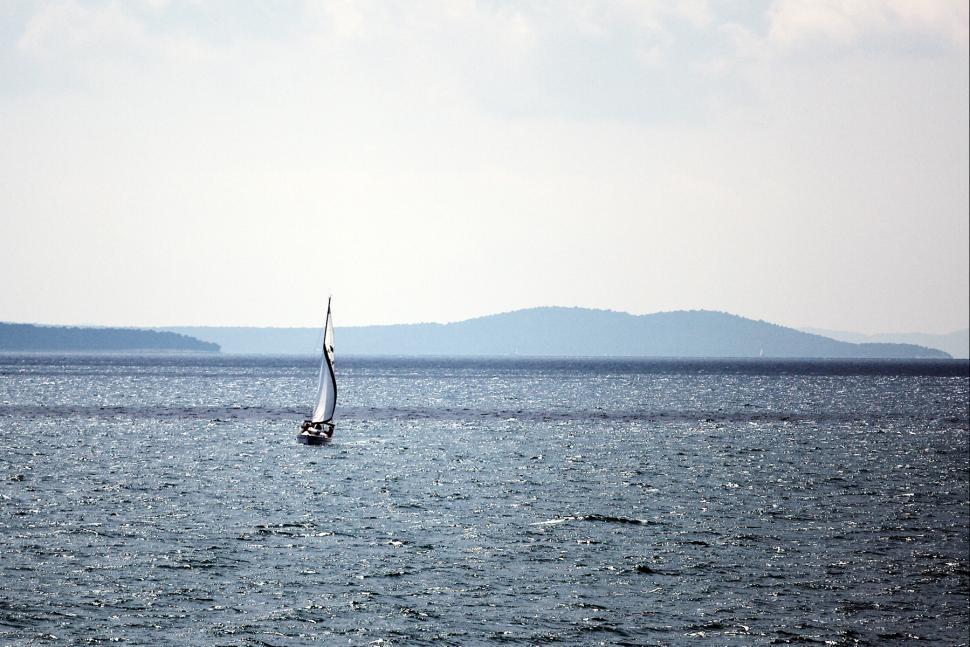 Free Image of The sailship 