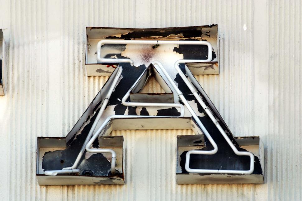 Free Image of Broken neon A 