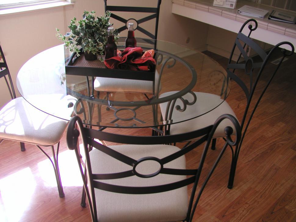 Free Image of Dining Room 