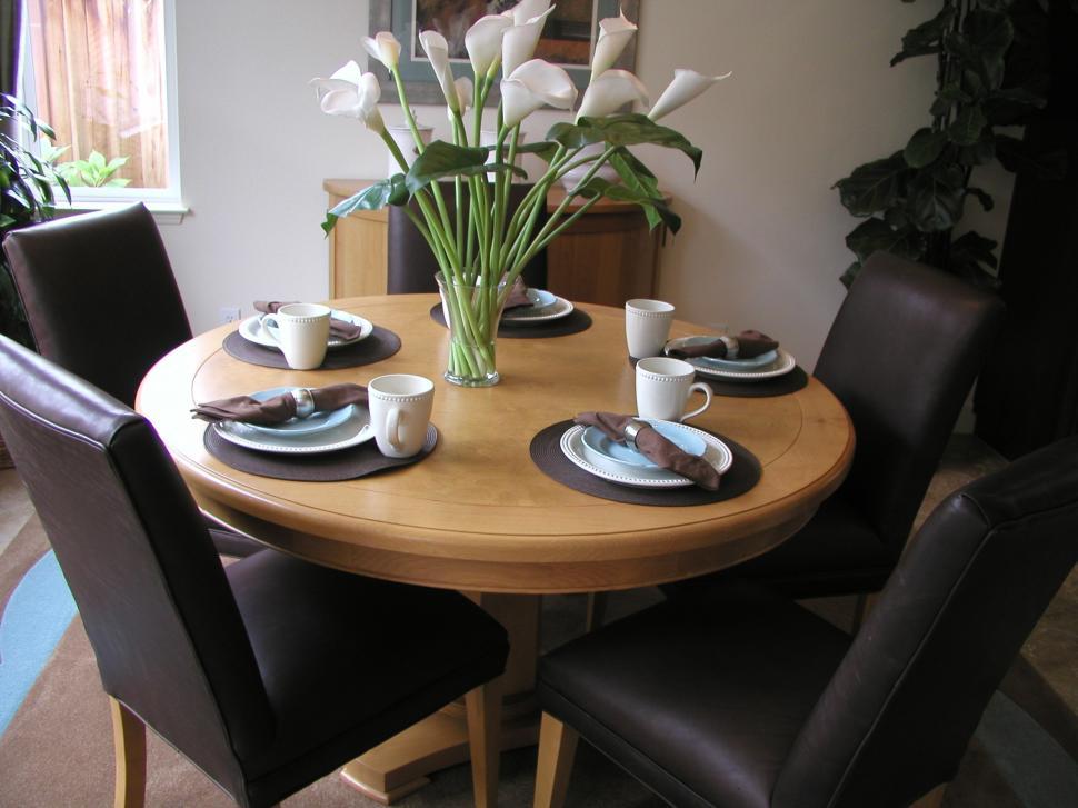 Free Image of Place Setting 