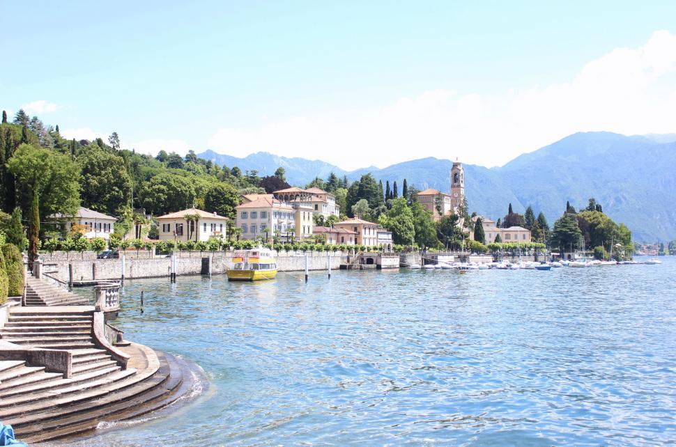 Free Image of Urban Lake Surrounded by Trees and Buildings. 