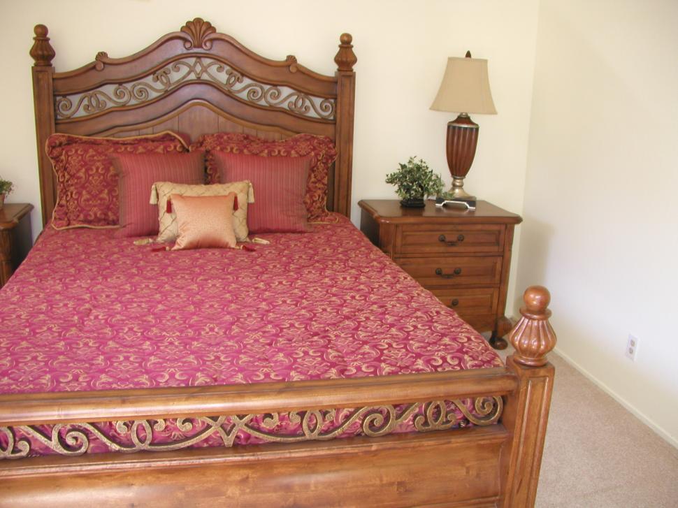 Free Image of Bedrooms 