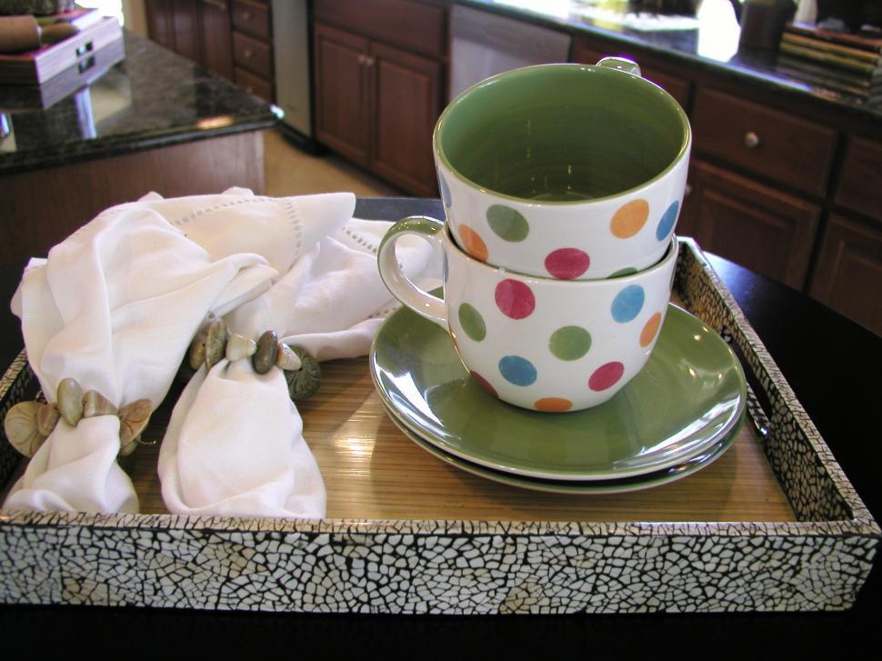Free Image of Table and Place Setting 