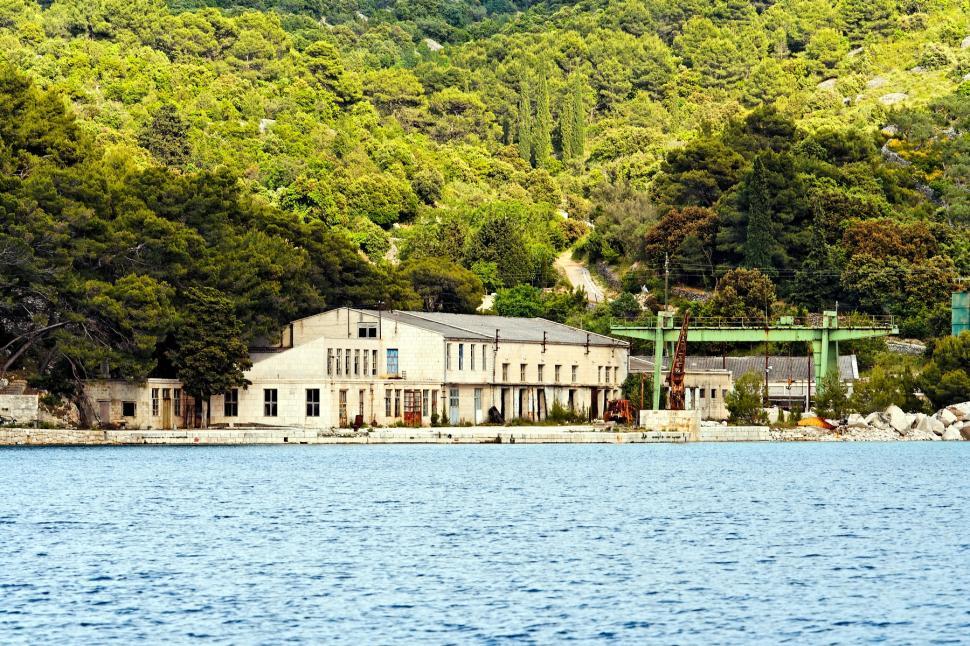 Free Image of Stone processing plant 