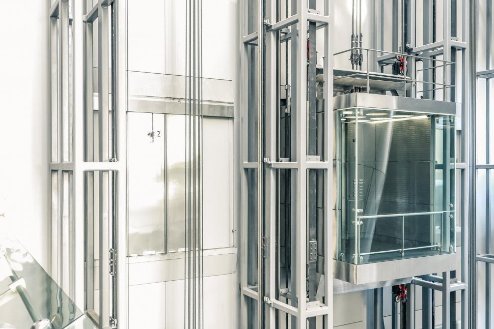 Free Image of Exposed glass elevator 