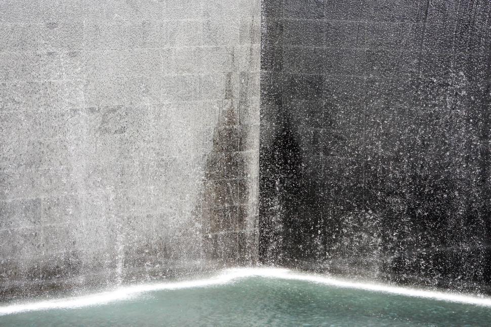 Free Image of Monochrome Shower Head 