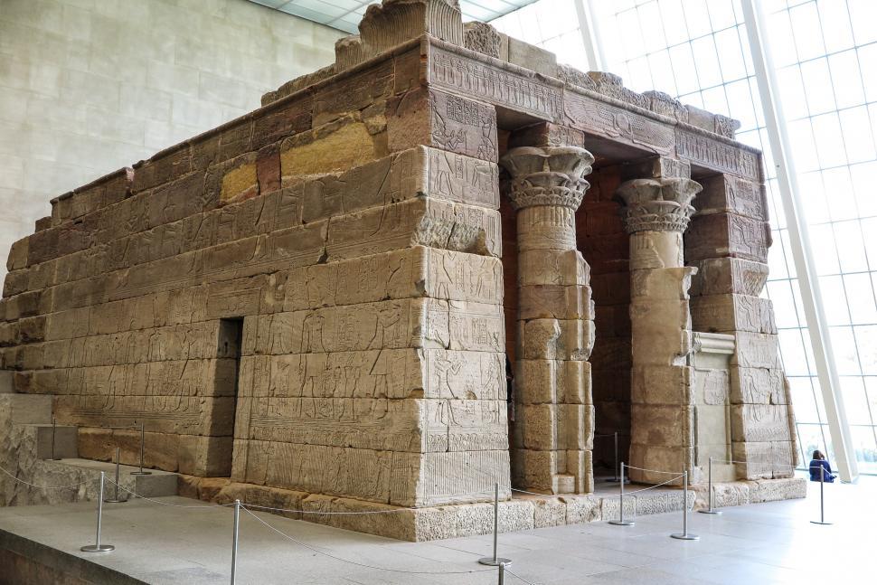 Free Image of Temple in the Met 