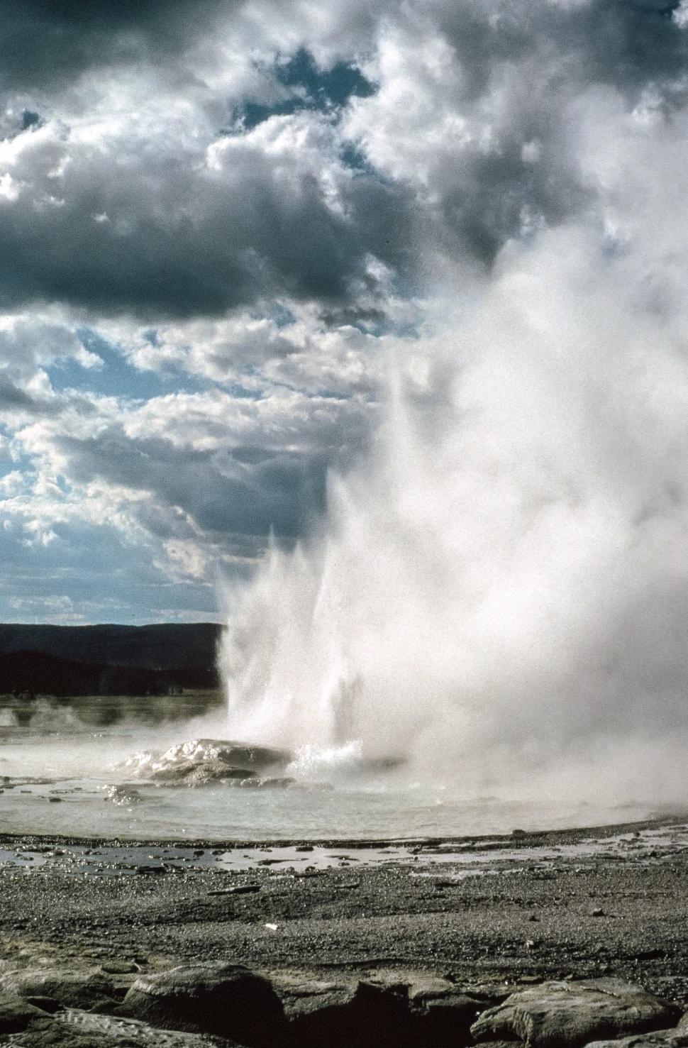Free Image of Fountain Paint Pot in Lower Geyser 