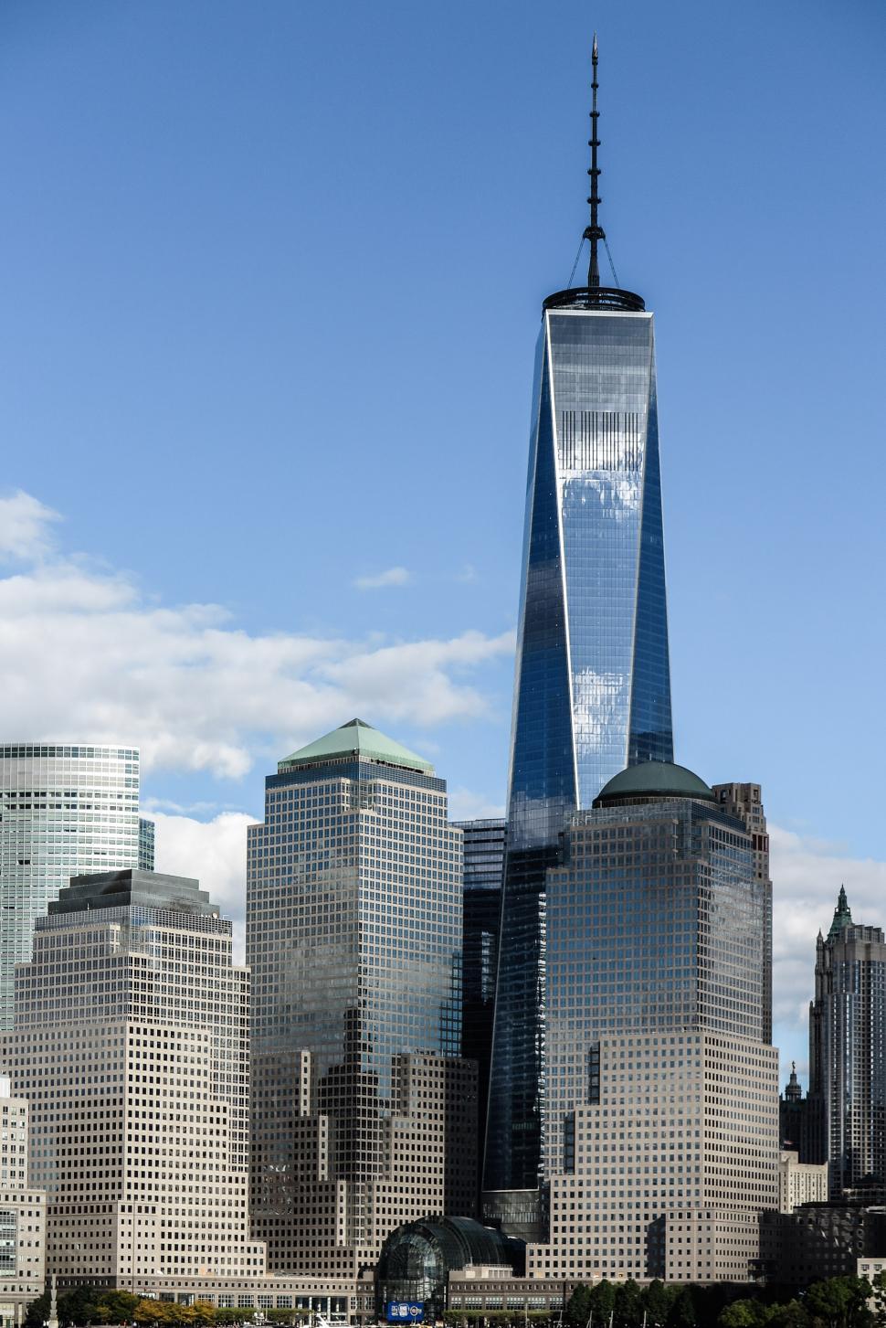 Free Image of Blue sky and One WTC Tower 