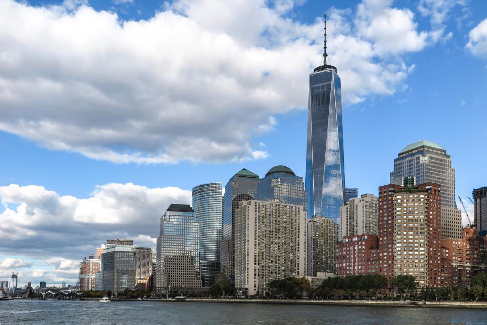 Free Image of Battery Park and One WTC 