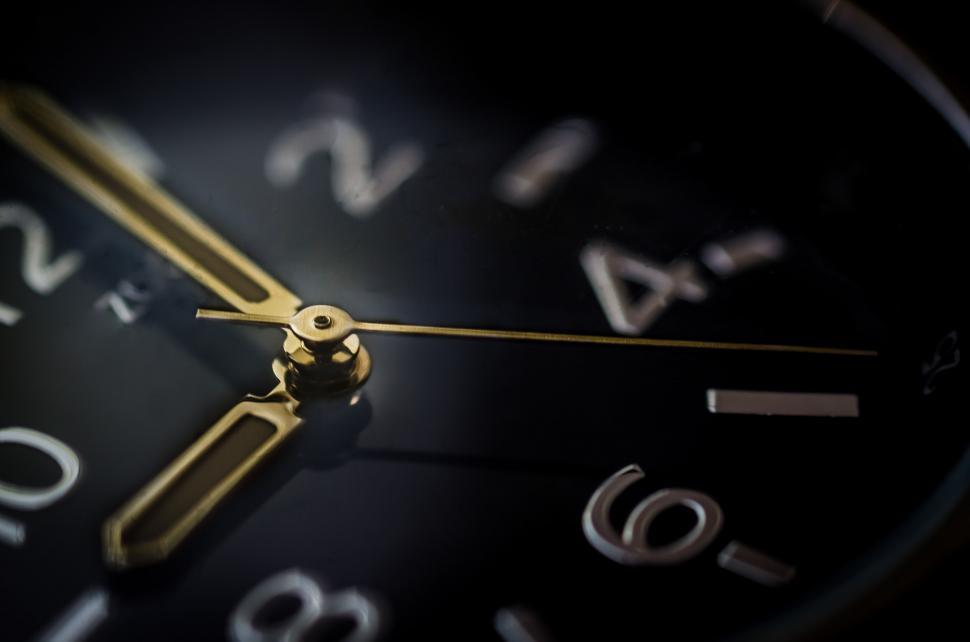 Free Image of Close Up of Clock With Numbers 