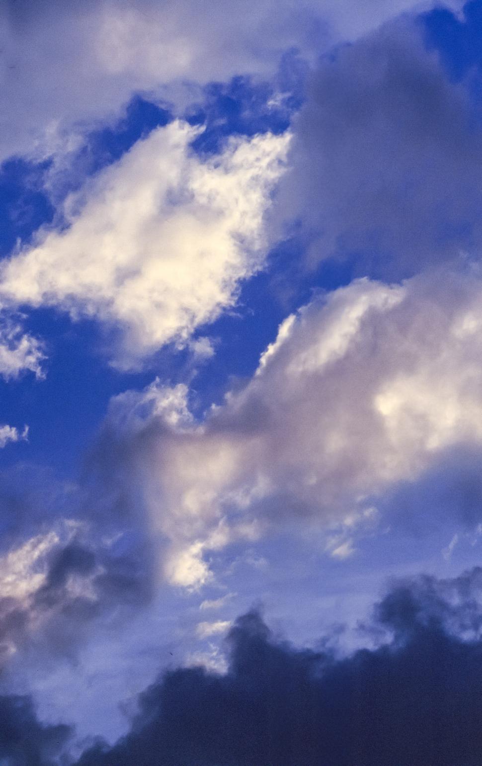 Free Image of Dark clouds 