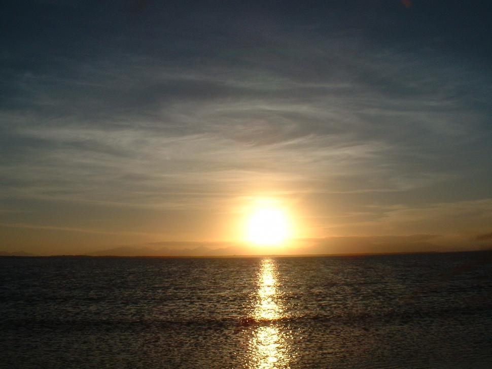 Free Image of Sunset at the beach 