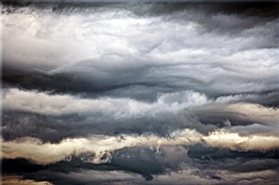 Free Image of Layered clouds 
