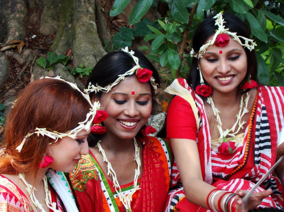 Free Image of Jolly Girls 