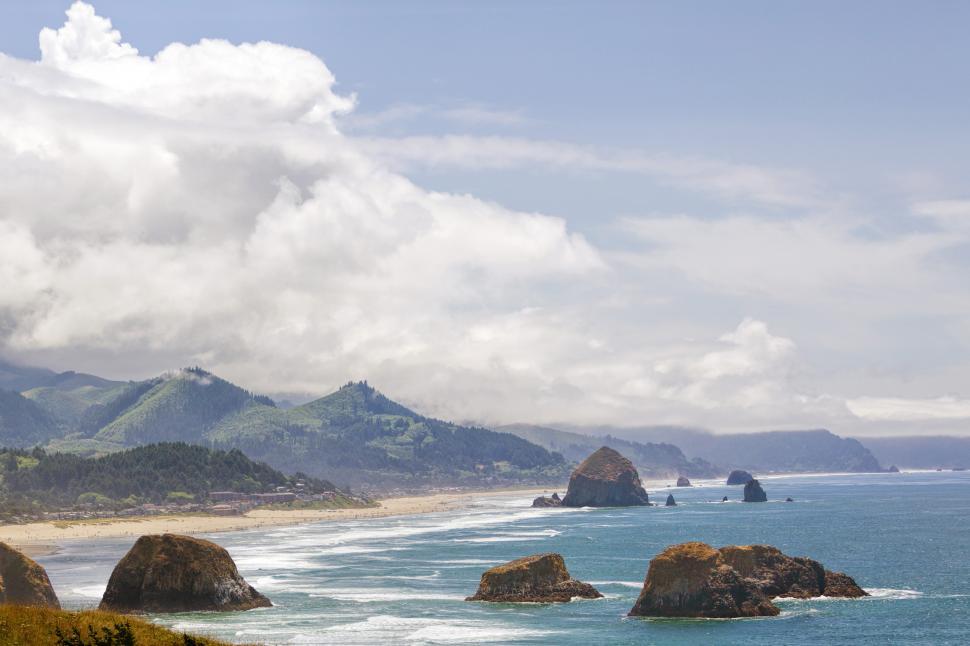 Free Image of Haystack Rock View 