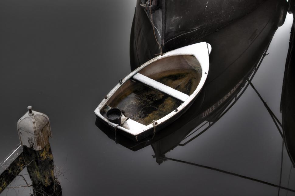 Free Image of Boat Sailing in Water 