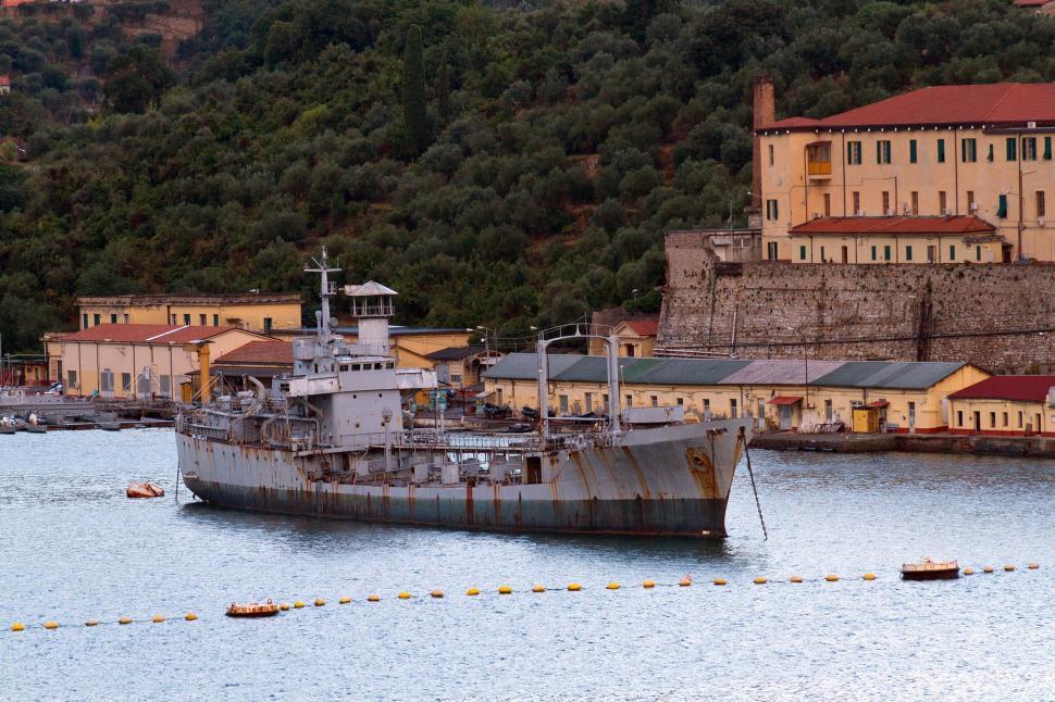 Free Image of Rusty Ship 
